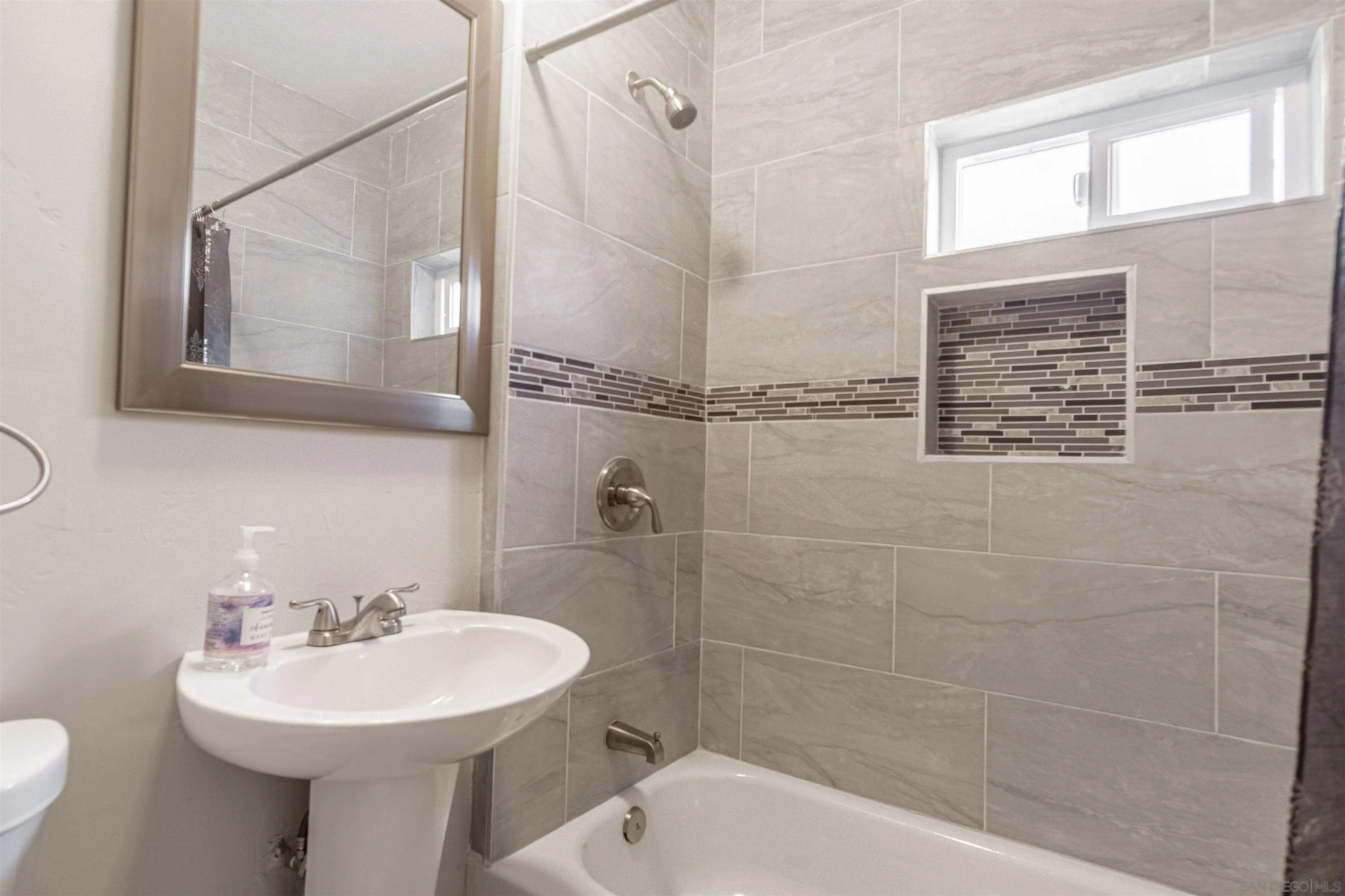 2264 Dryden Road El Cajon, CA 92020 - Photo 18 of 32 Gallery Image 18