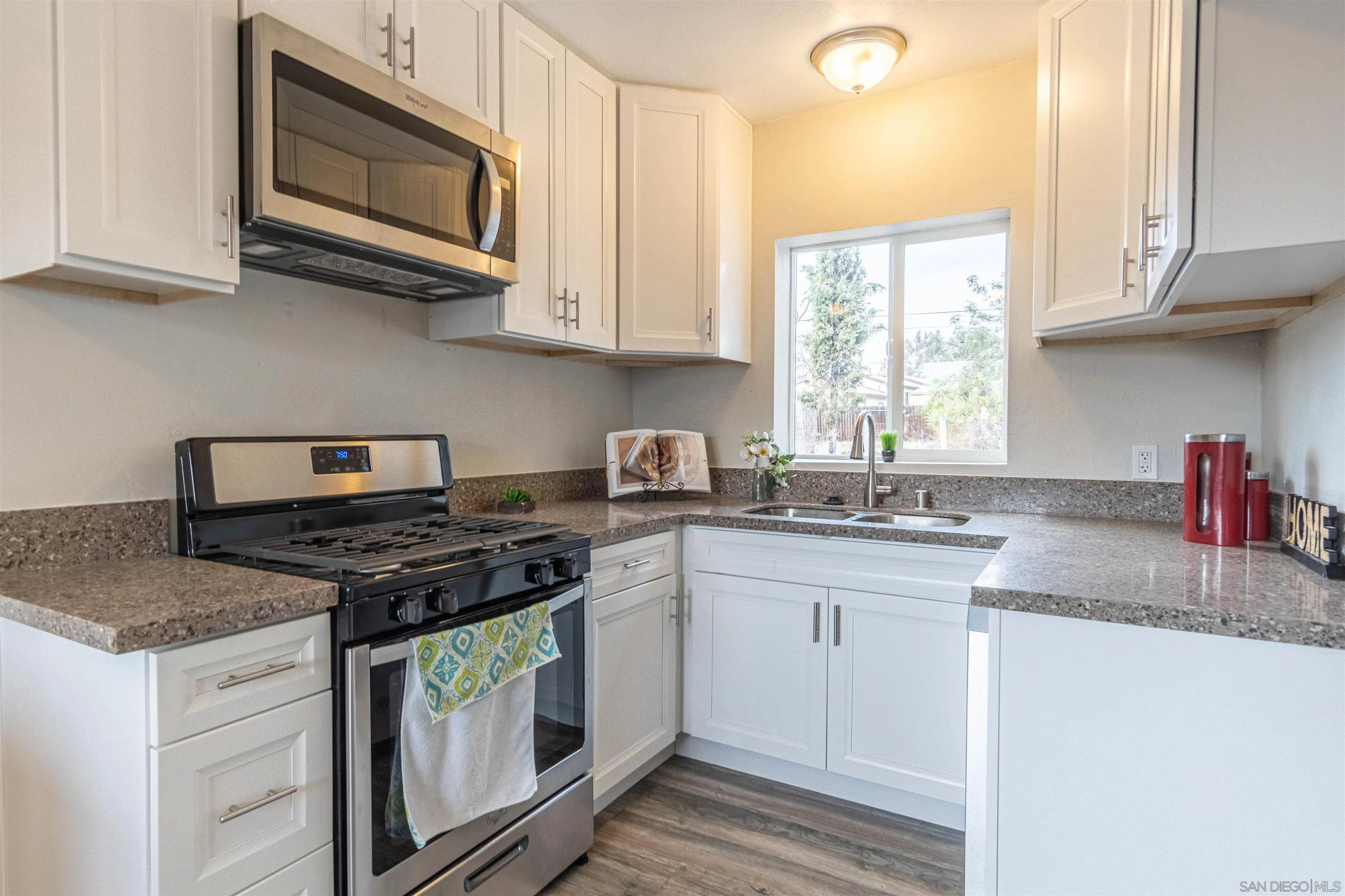 2264 Dryden Road El Cajon, CA 92020 - Photo 3 of 32 Gallery Image 3