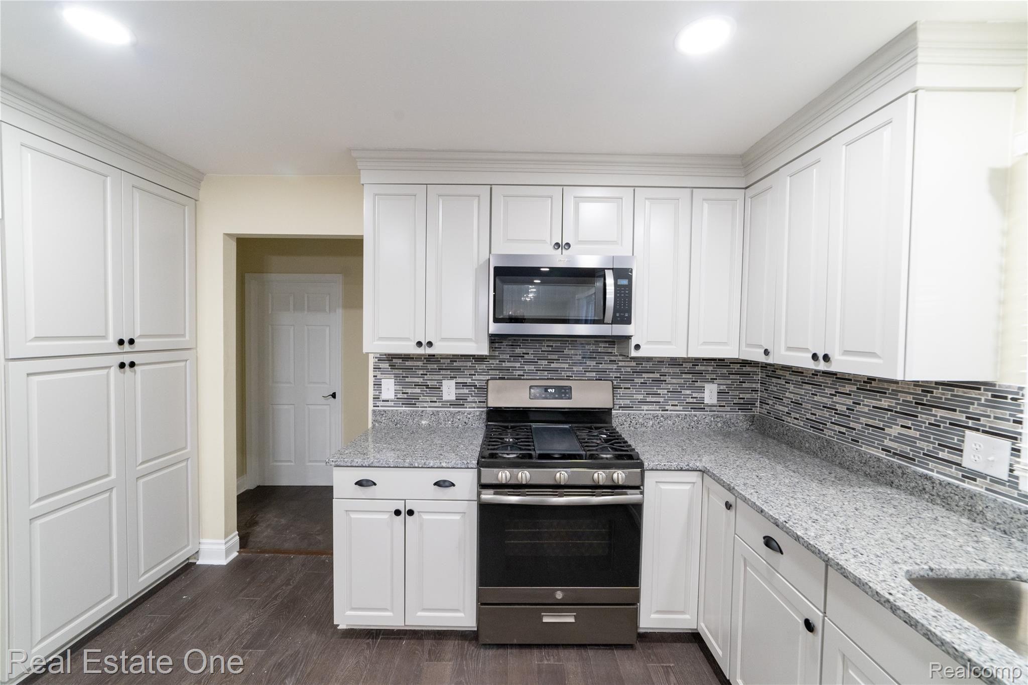 3337 Landview Drive Rochester, MI 48306 - Photo 12 of 64 Landview-18.jpg