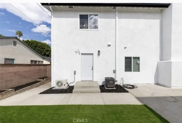 $1,800 | 10 West Trafford Street, Long Beach, CA 90805