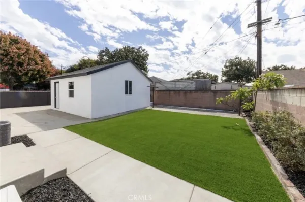 $1,800 | 10 West Trafford Street, Long Beach, CA 90805