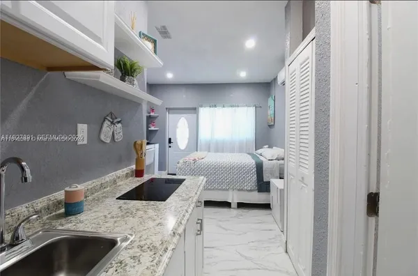 $479,900 | 1915 Mayo Street, Hollywood, FL 33020