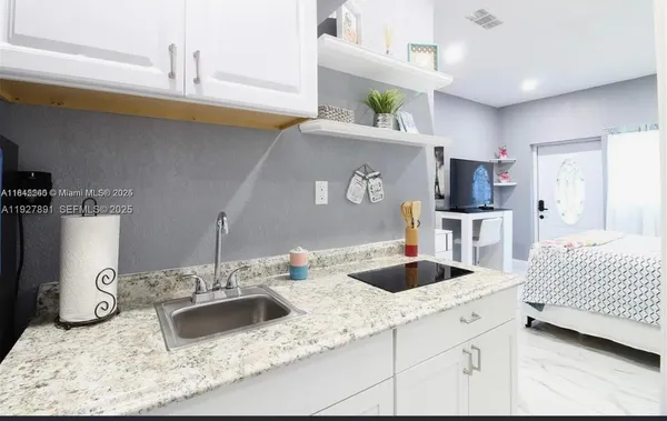 $479,900 | 1915 Mayo Street, Hollywood, FL 33020