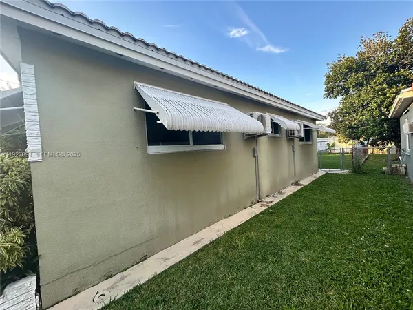 $479,900 | 1915 Mayo Street, Hollywood, FL 33020