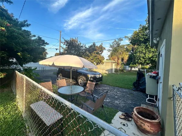 $479,900 | 1915 Mayo Street, Hollywood, FL 33020