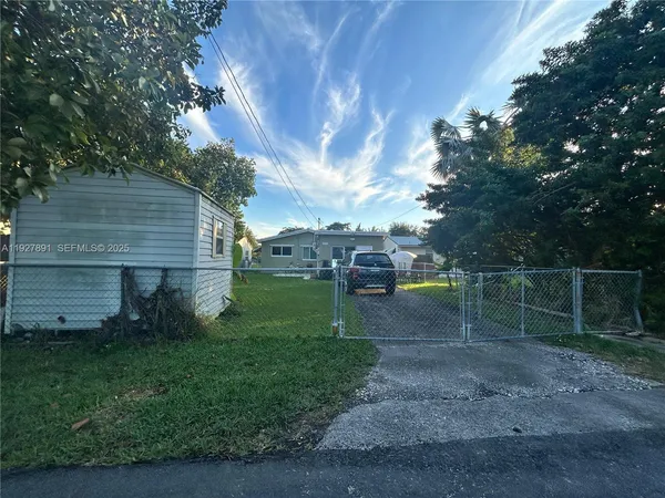 $479,900 | 1915 Mayo Street, Hollywood, FL 33020