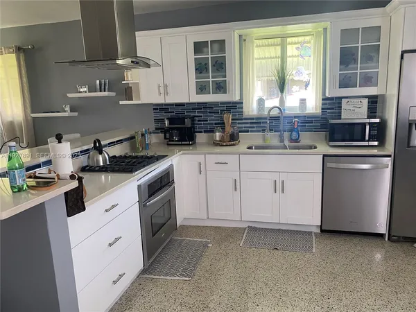 $479,900 | 1915 Mayo Street, Hollywood, FL 33020