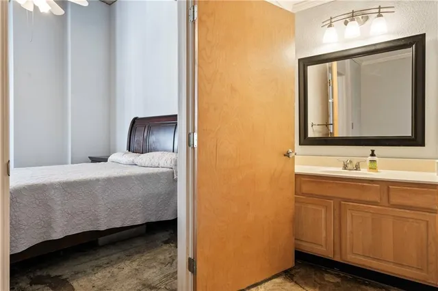 $255,000 | 321 West 7th Street, Unit 501, Kansas City, MO 64105