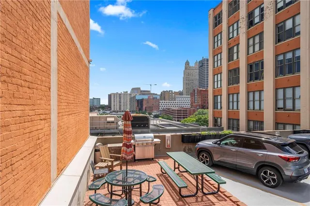 $255,000 | 321 West 7th Street, Unit 501, Kansas City, MO 64105