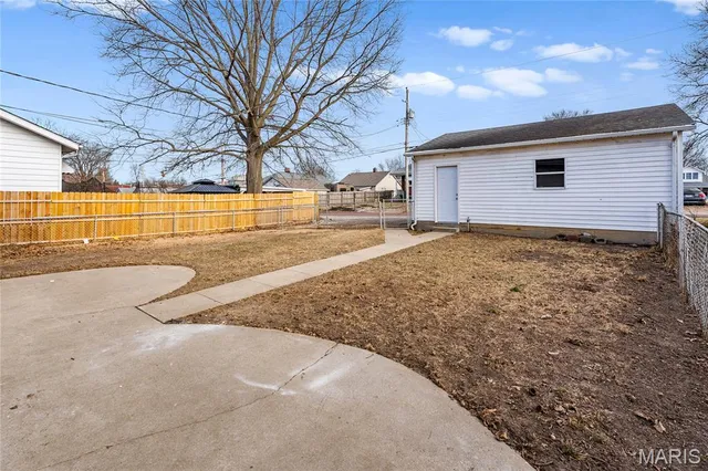 $180,000 | 1305 Raab Avenue, Belleville, IL 62220