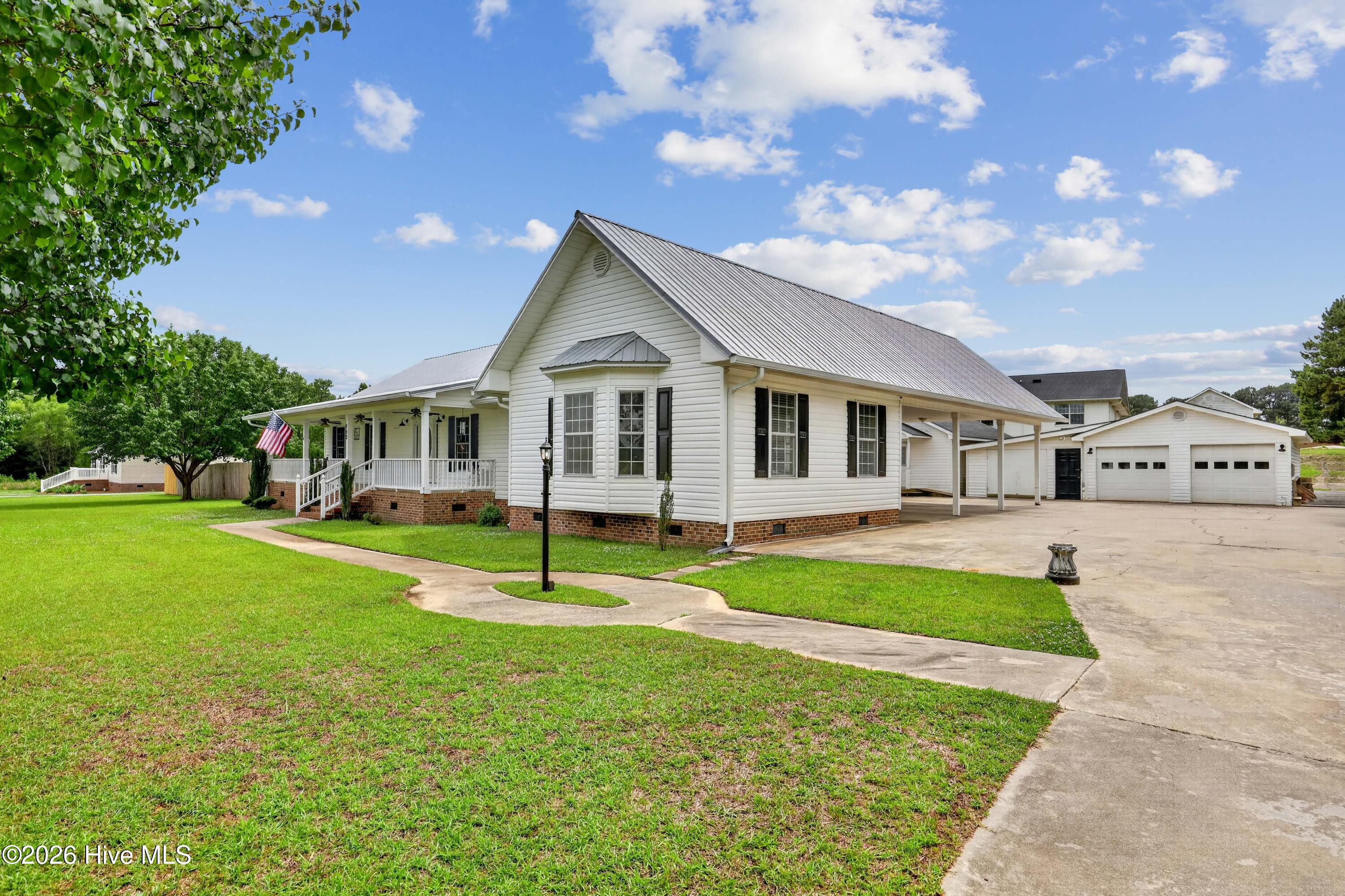 153 Giddens Street Newton Grove, NC 28366 - Photo 4 of 50 04-153 Giddens St-4