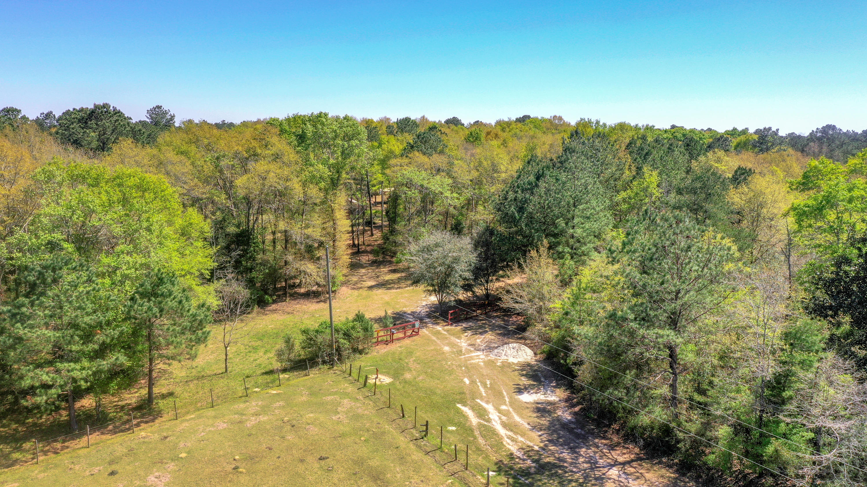 2110 Grady Baggett Road Baker, FL 32531 - Photo 2 of 28 Gallery Image 2