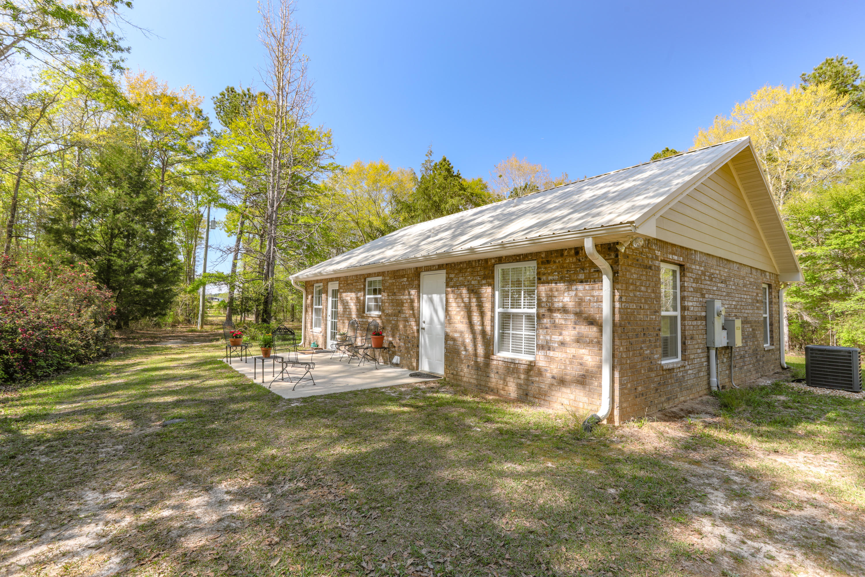 2110 Grady Baggett Road Baker, FL 32531 - Photo 6 of 28 Gallery Image 6