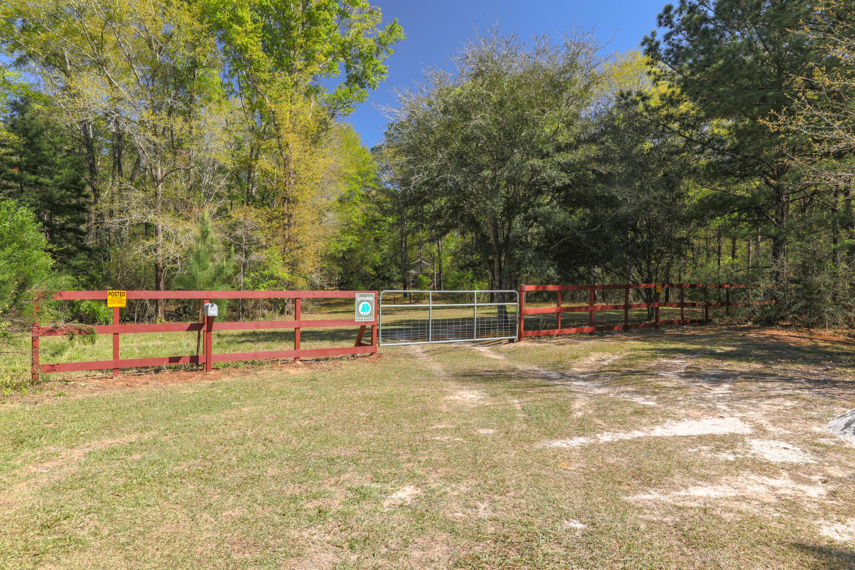 2110 Grady Baggett Road Baker, FL 32531 - Photo 10 of 28 Gallery Image 10