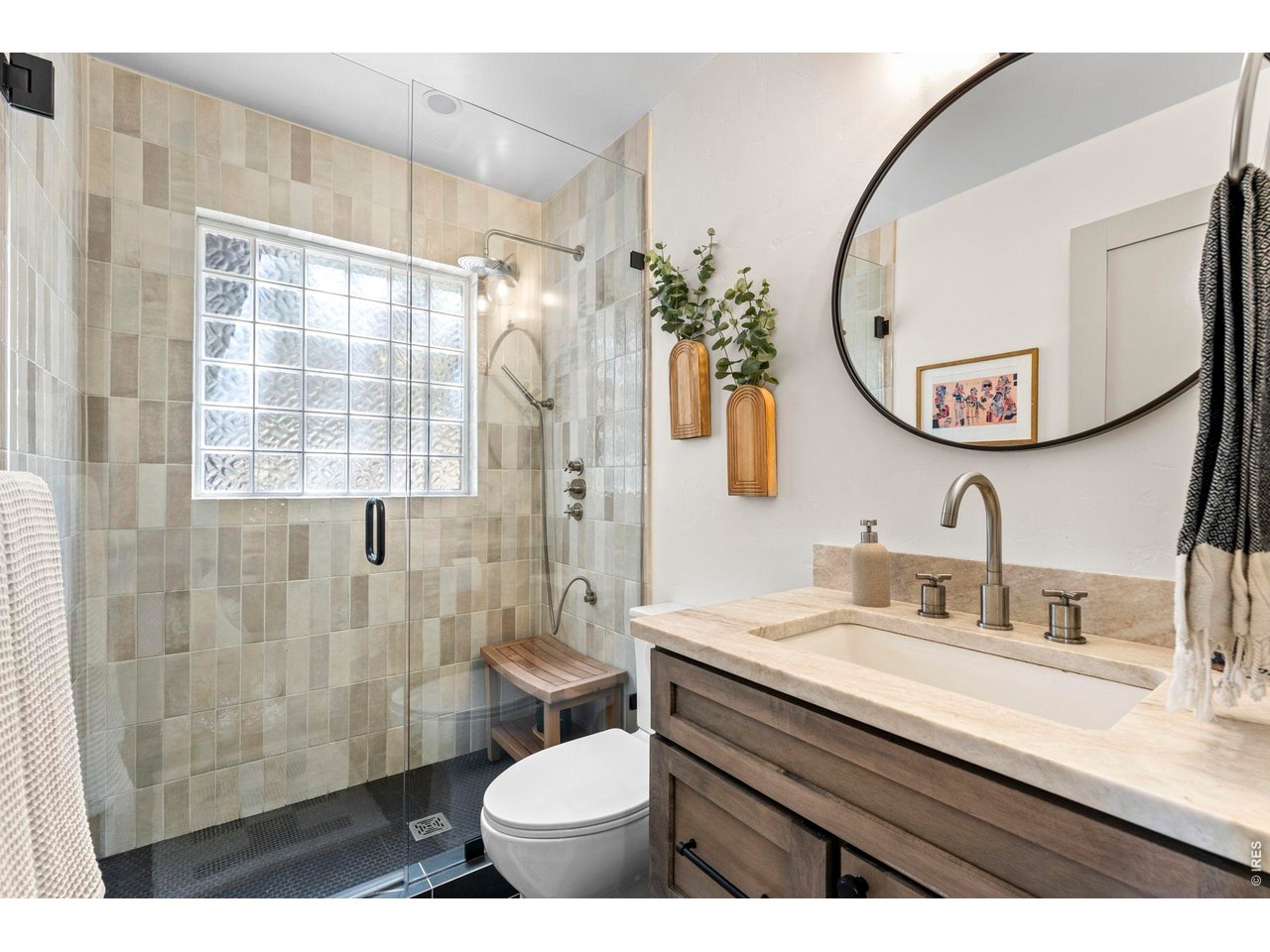 770 North Cedar Brook Road Boulder, CO 80304 - Photo 18 of 50 Main-level shared bathroom