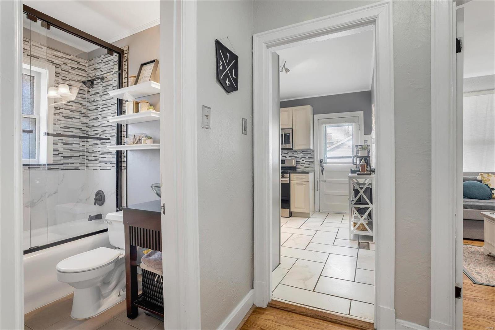 5525 Rosa Avenue St. Louis, MO 63109 - Photo 13 of 30 Gallery Image 13