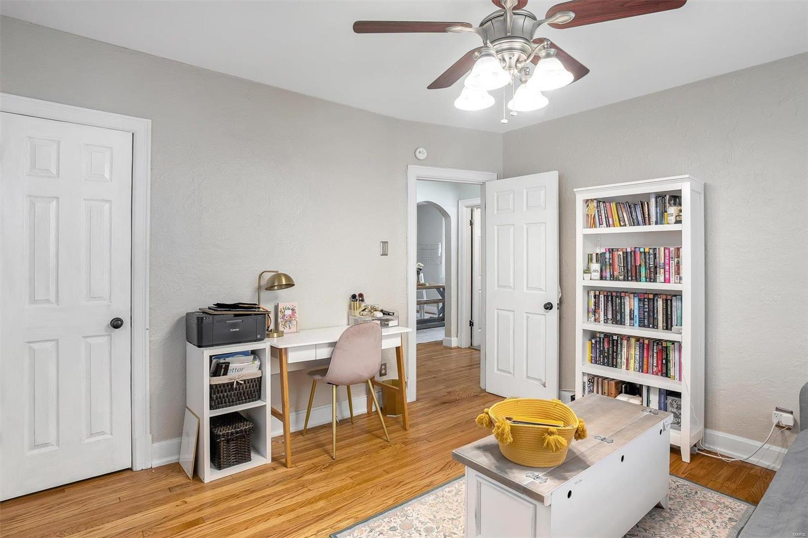 5525 Rosa Avenue St. Louis, MO 63109 - Photo 17 of 30 Gallery Image 17