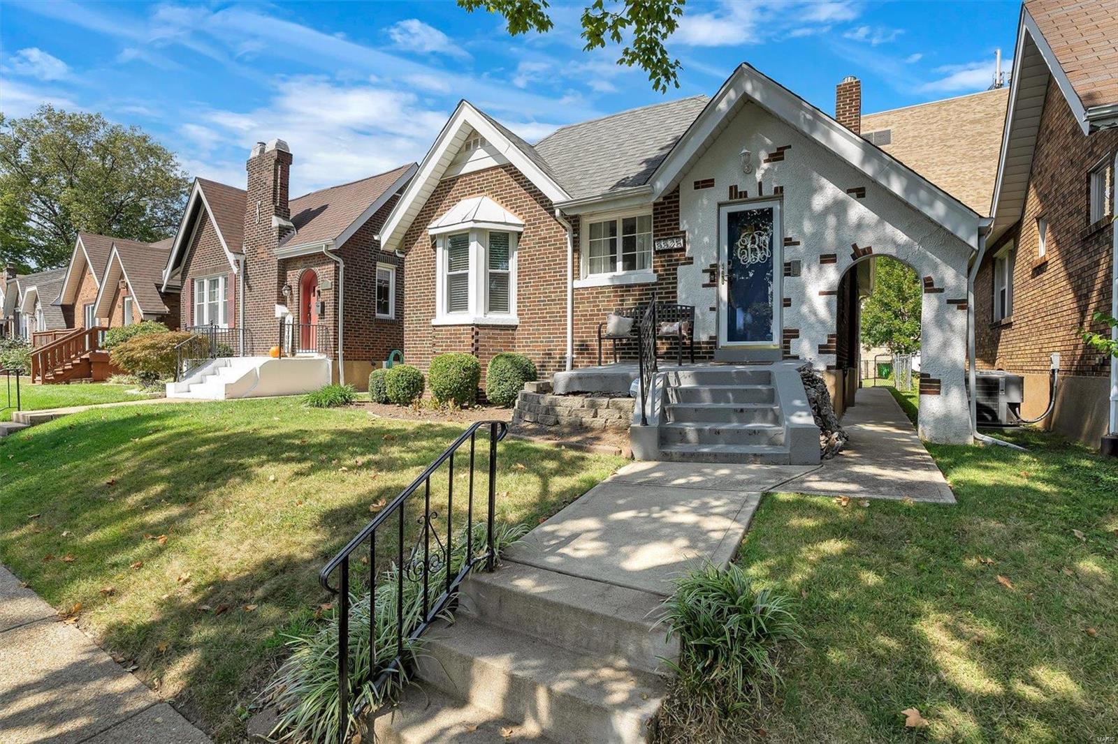5525 Rosa Avenue St. Louis, MO 63109 - Photo 2 of 30 Gallery Image 2