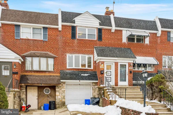 $2,350 | 228 Rock Street, Philadelphia, PA 19128