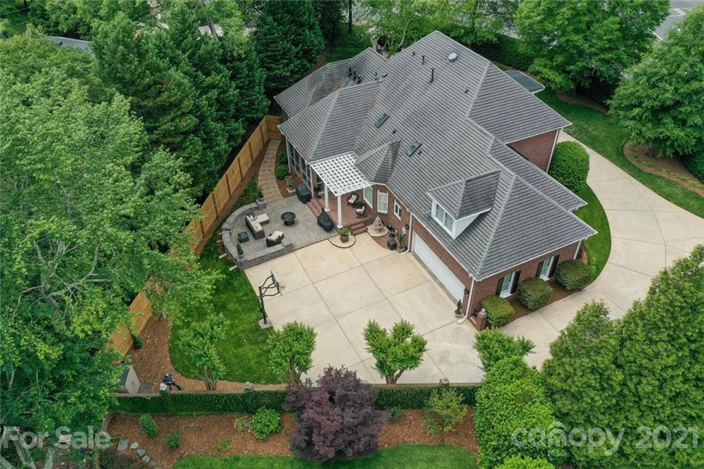 2125 South Wendover Road Charlotte, NC 28211 - Photo 3 of 48 an aerial view of a house