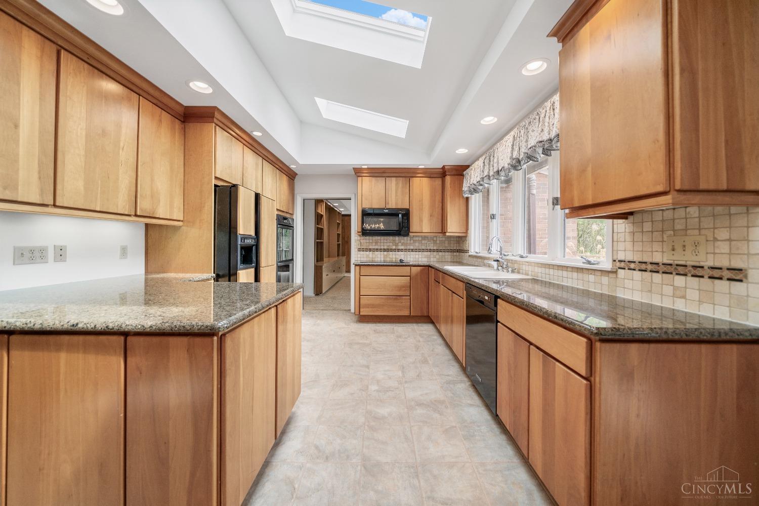 6515 Thompson Road Cincinnati, OH 45247 - Photo 22 of 81