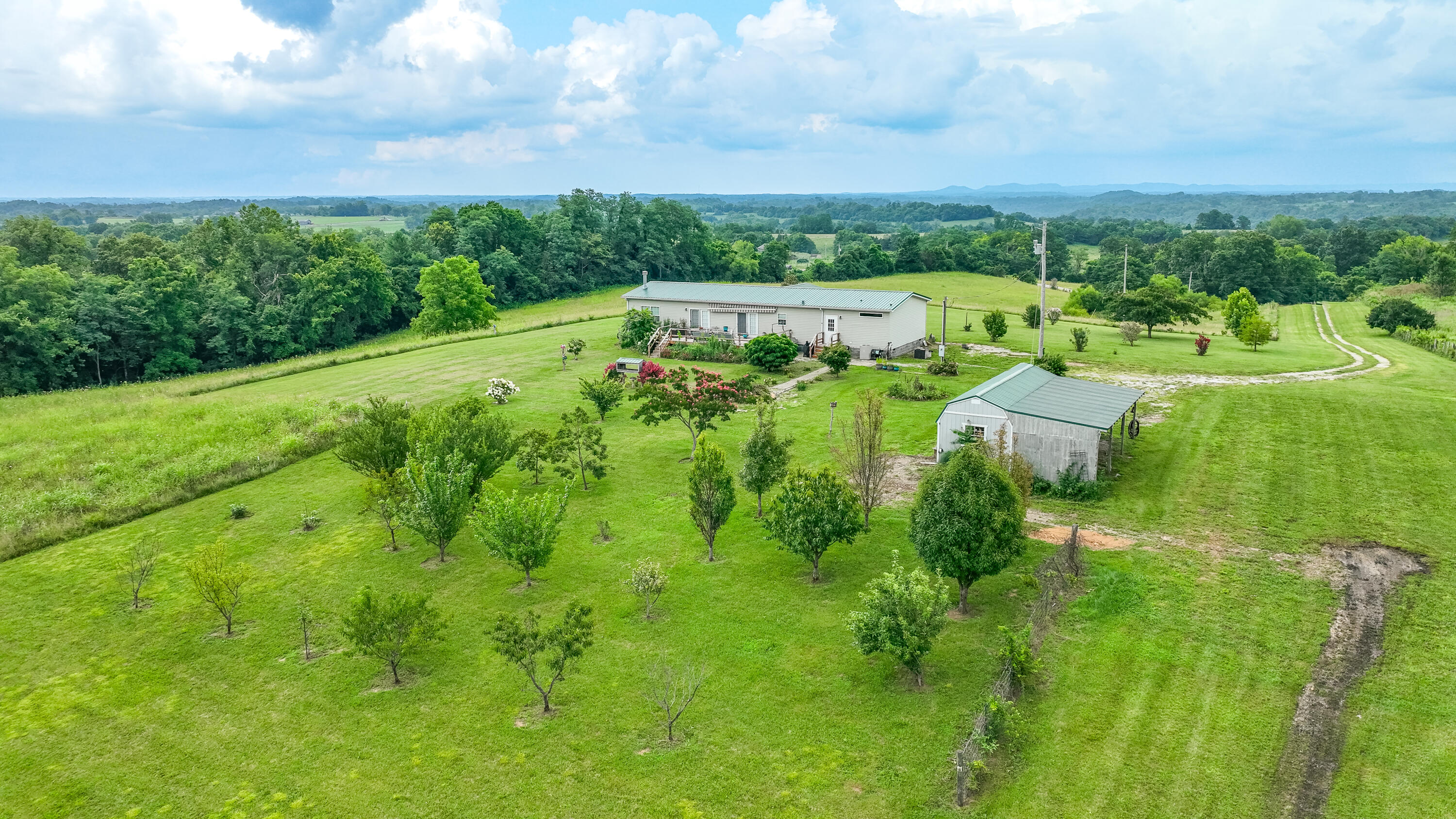 1939 College Hill Road Waco, KY 40385 - Photo 5 of 42 1939 KY-977-19