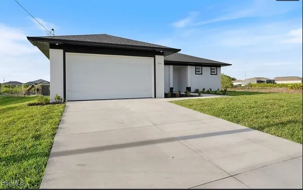 $2,000 | 2719 42nd Street West, Lehigh Acres, FL 33971