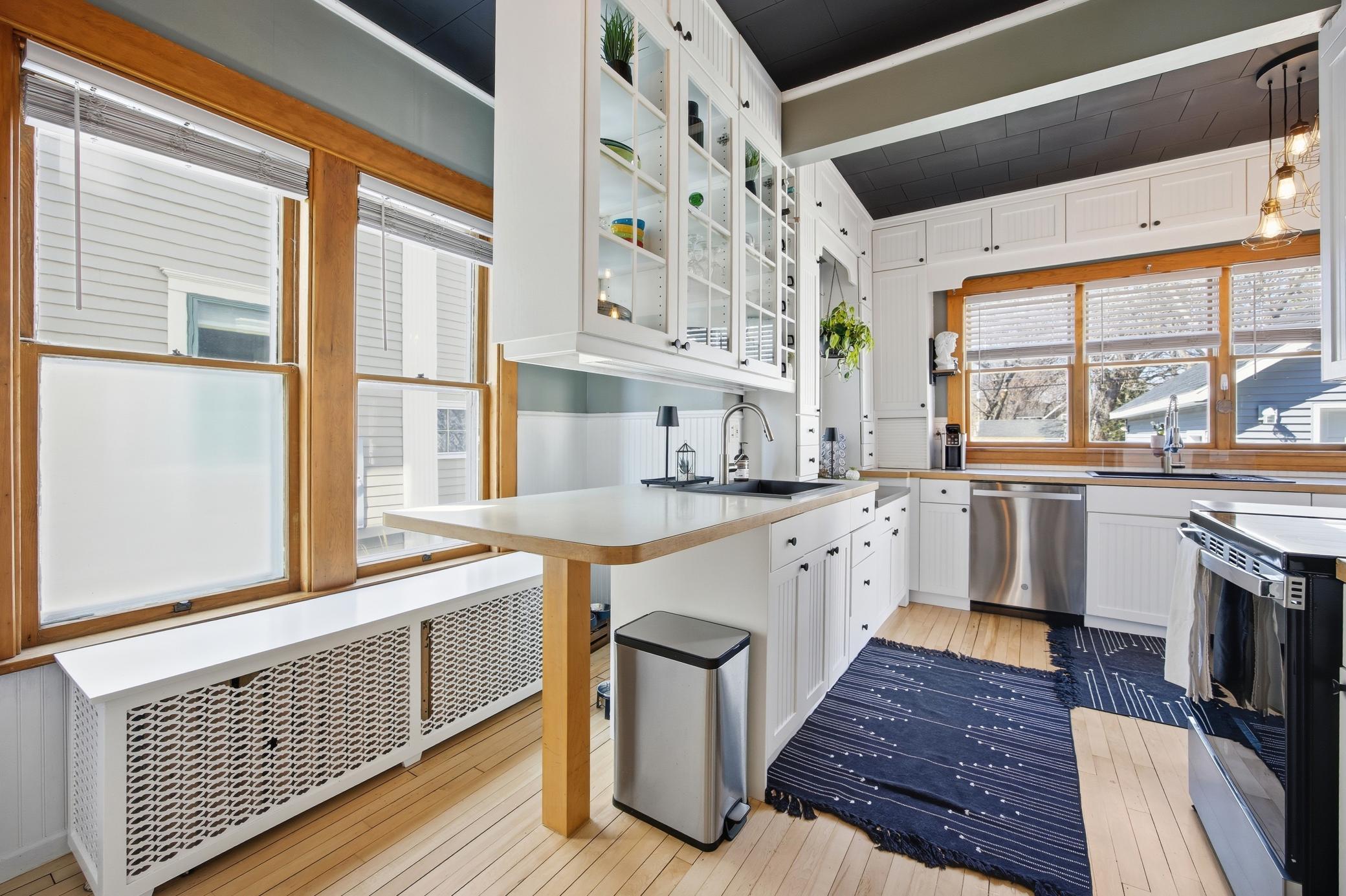 429 7th Street South Moorhead, MN 56560 - Photo 5 of 46