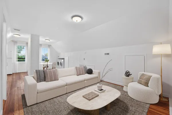 $2,600 | 42 Duer Place, Unit 3, Weehawken, NJ 07086