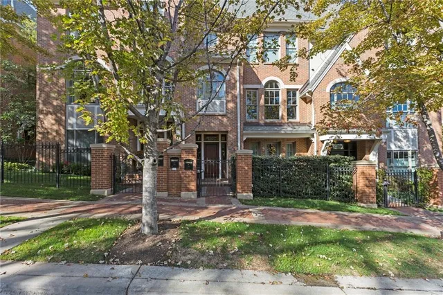 $1,325,000 | 212 West 50th Street, Kansas City, MO 64112