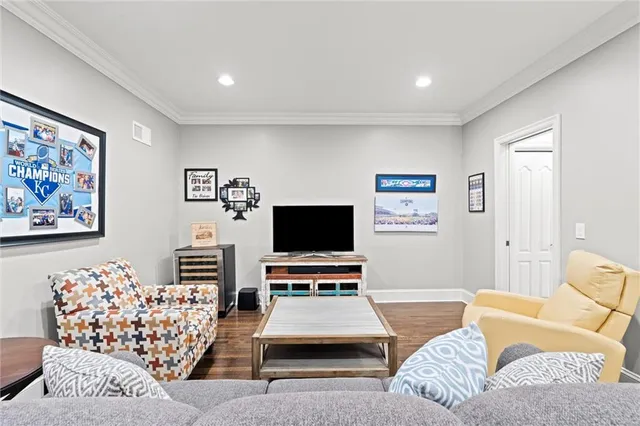 $1,325,000 | 212 West 50th Street, Kansas City, MO 64112