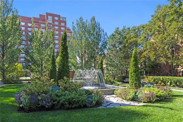 $1,325,000 | 212 West 50th Street, Kansas City, MO 64112