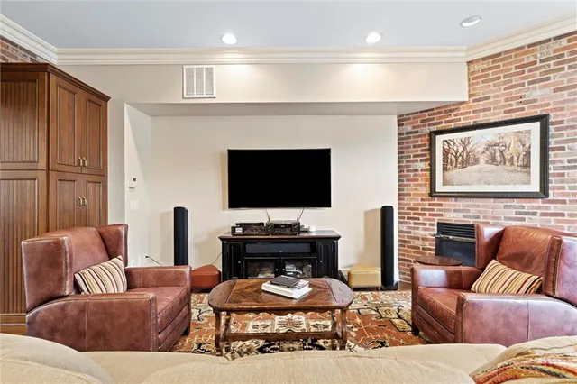 $1,325,000 | 212 West 50th Street, Kansas City, MO 64112