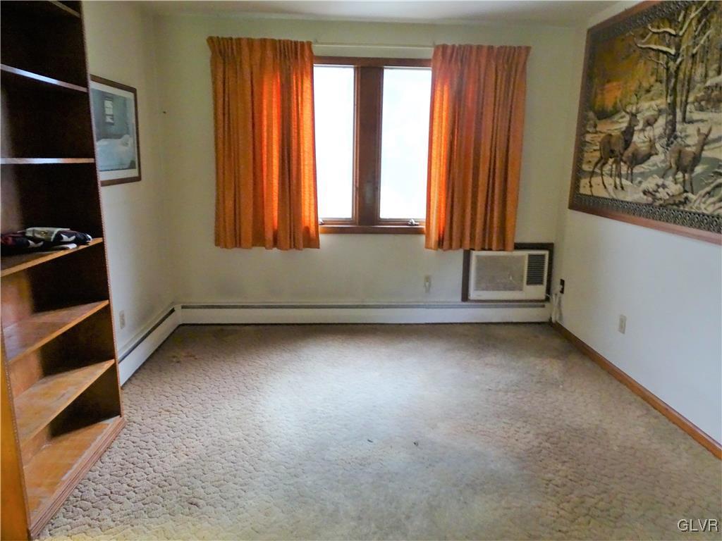 5149 Old Carriage Road Northampton, PA 18067 - Photo 6 of 18 Gallery Image 6