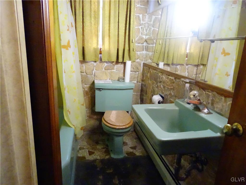5149 Old Carriage Road Northampton, PA 18067 - Photo 8 of 18 Gallery Image 8