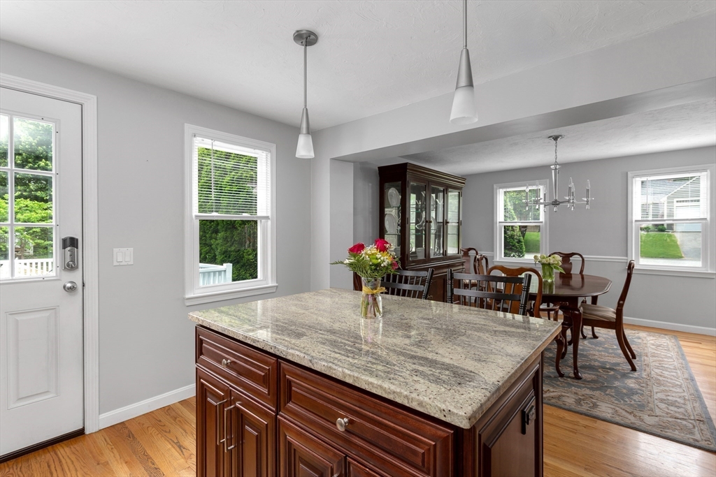 194 Crossfield Road Franklin, MA 02038 - Photo 12 of 41 Gallery Image 12