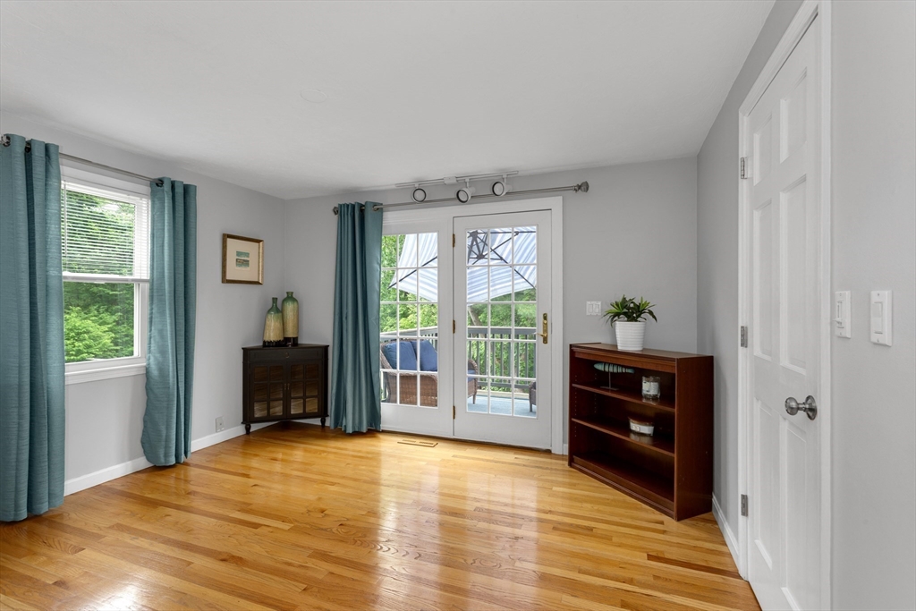 194 Crossfield Road Franklin, MA 02038 - Photo 16 of 41 Gallery Image 16