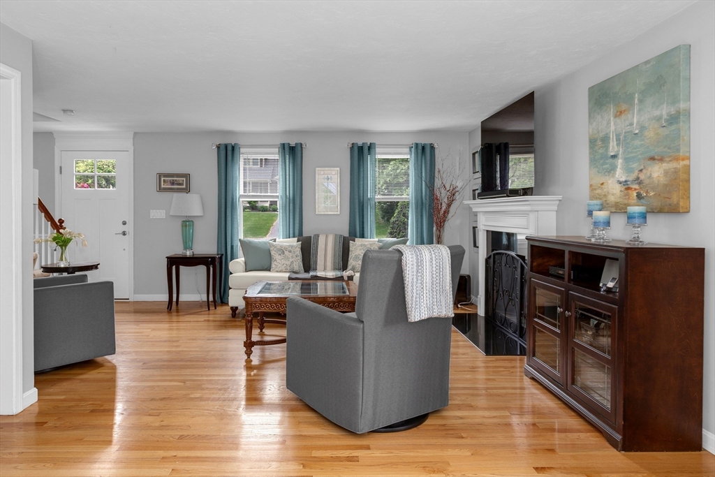 194 Crossfield Road Franklin, MA 02038 - Photo 18 of 41 Gallery Image 18