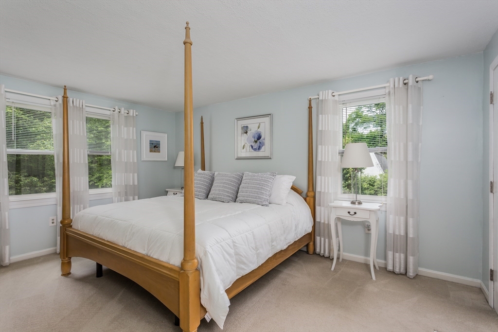 194 Crossfield Road Franklin, MA 02038 - Photo 23 of 41 Gallery Image 23