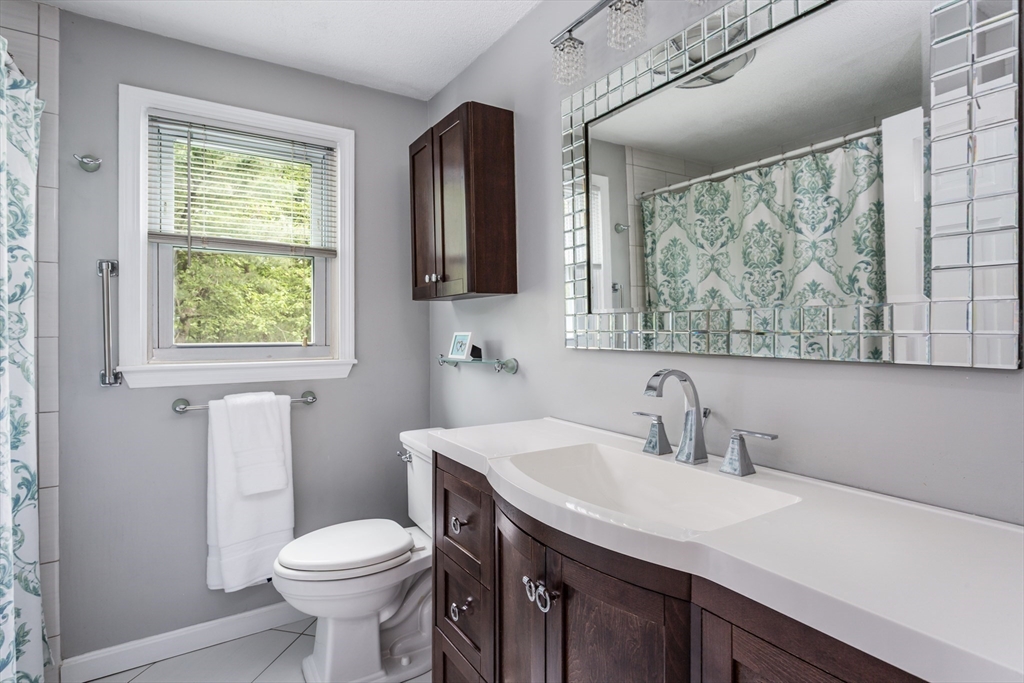 194 Crossfield Road Franklin, MA 02038 - Photo 26 of 41 Gallery Image 26