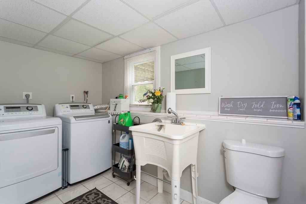 194 Crossfield Road Franklin, MA 02038 - Photo 35 of 41 Gallery Image 35