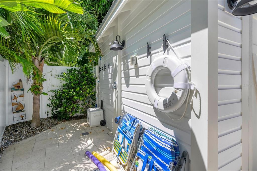 342 Palm Avenue Boca Grande, FL 33921 - Photo 44 of 47 a close up of a mirror