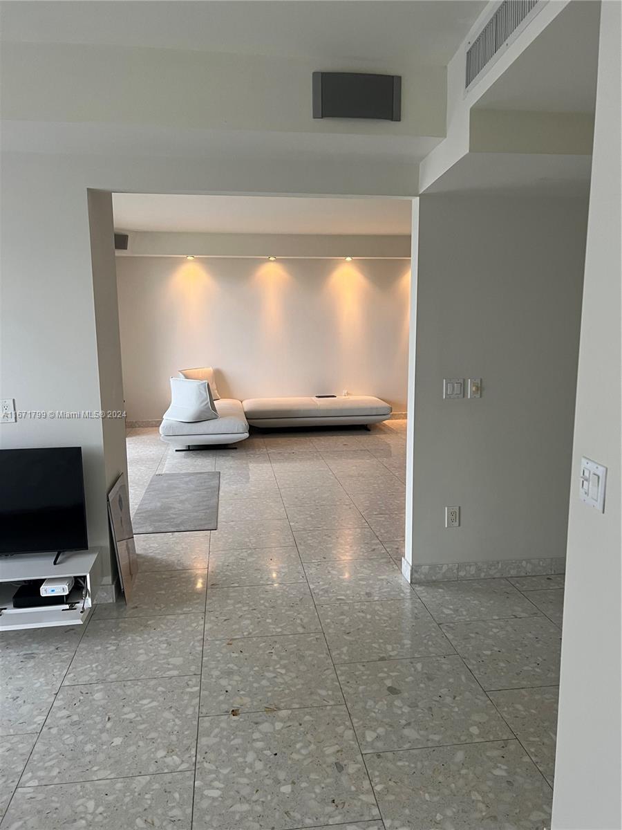 901 Brickell Key Boulevard, Unit 1502 Miami, FL 33131 - Photo 17 of 44