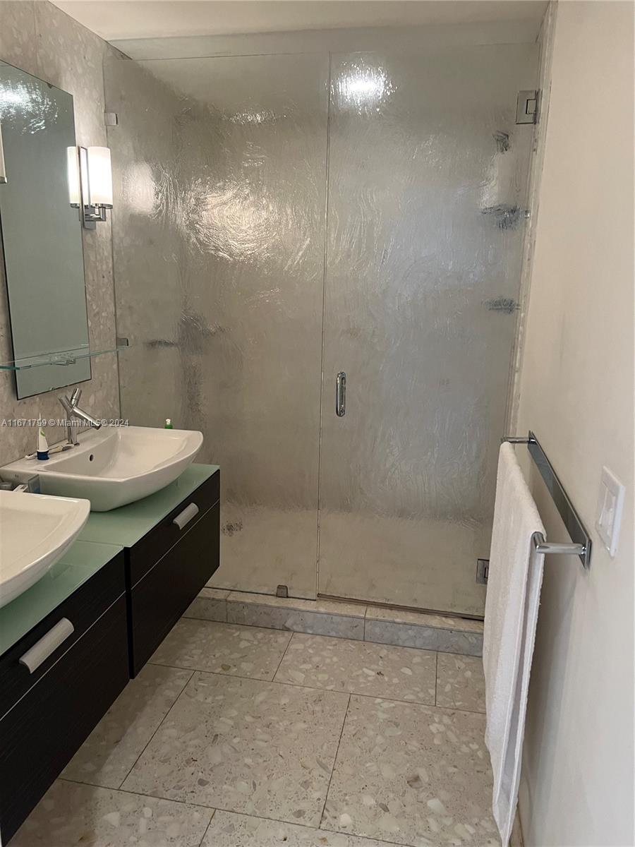 901 Brickell Key Boulevard, Unit 1502 Miami, FL 33131 - Photo 24 of 44