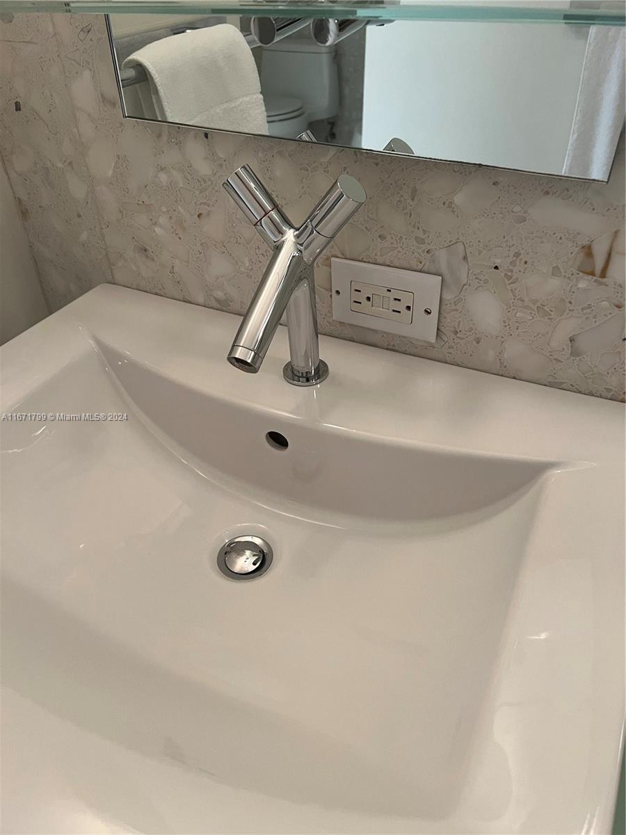 901 Brickell Key Boulevard, Unit 1502 Miami, FL 33131 - Photo 25 of 44