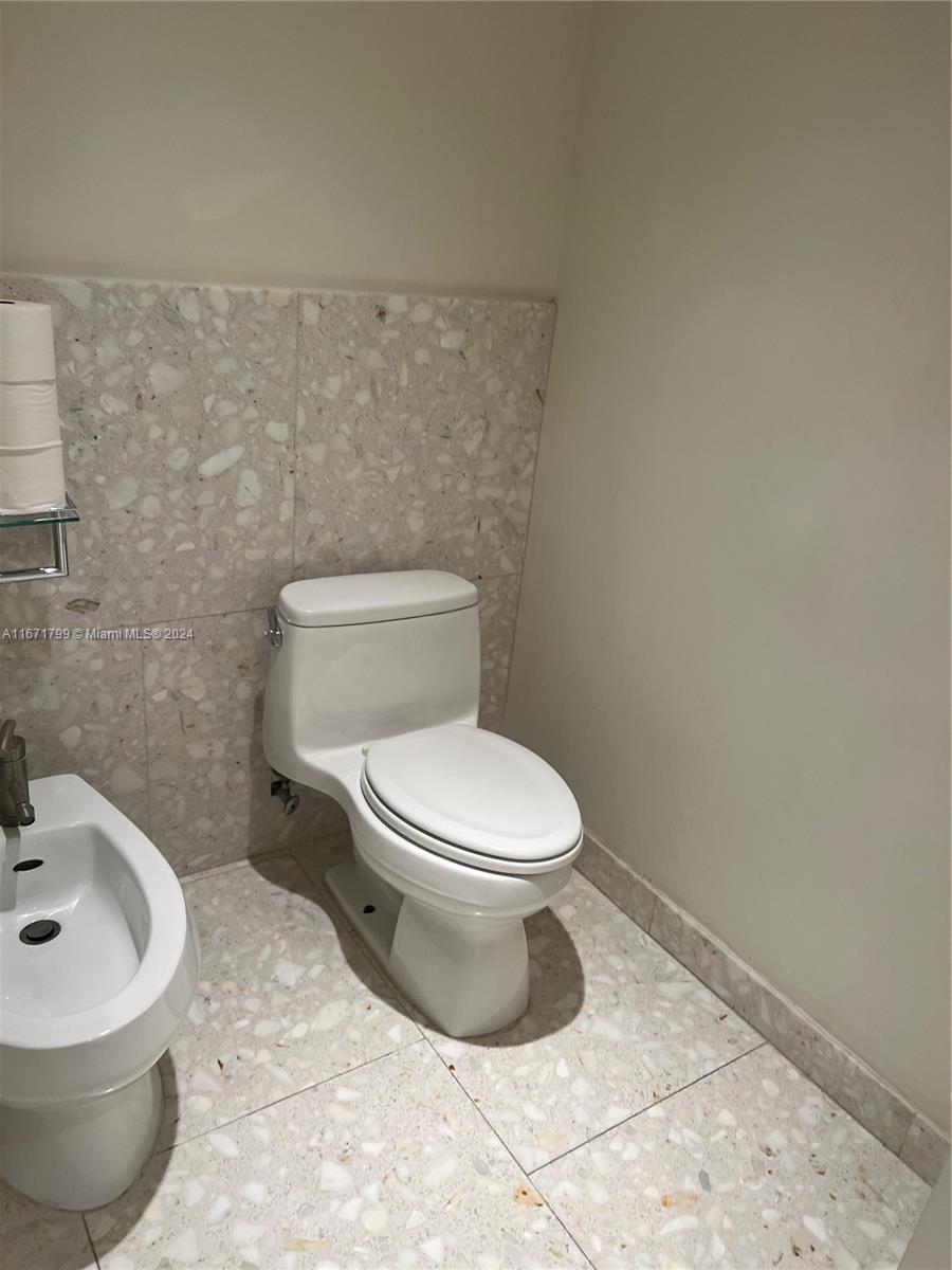 901 Brickell Key Boulevard, Unit 1502 Miami, FL 33131 - Photo 26 of 44