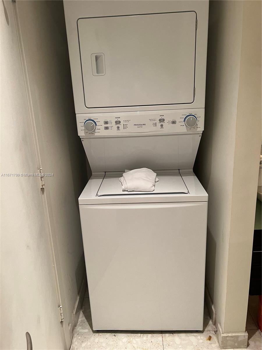 901 Brickell Key Boulevard, Unit 1502 Miami, FL 33131 - Photo 28 of 44