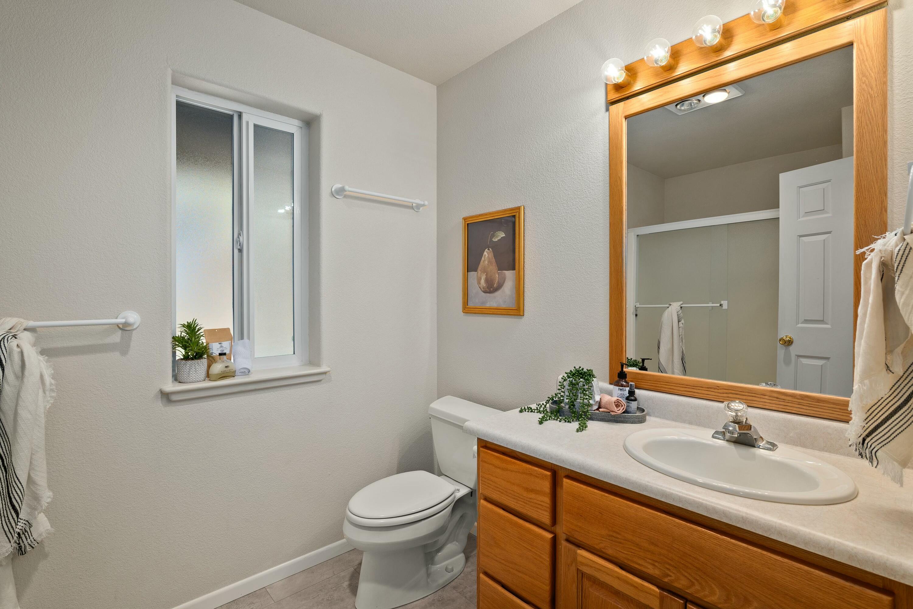 11460 Lower River Road Grants Pass, OR 97526 - Photo 26 of 49 Bathroom Downstairs