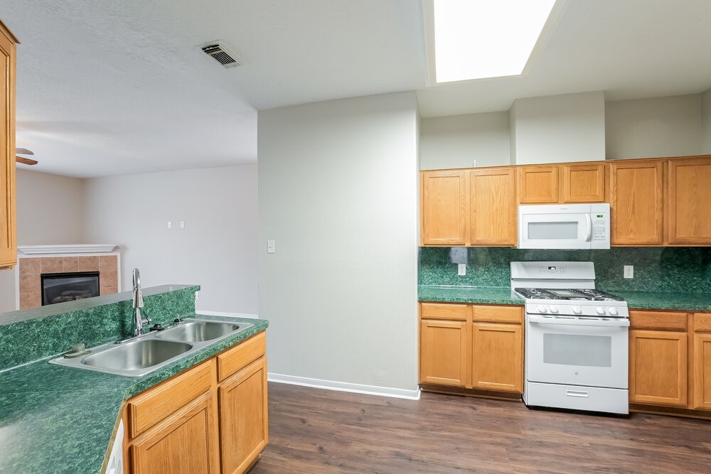 12151 Landsdown Ridge Way Humble, TX 77346 - Photo 7 of 17