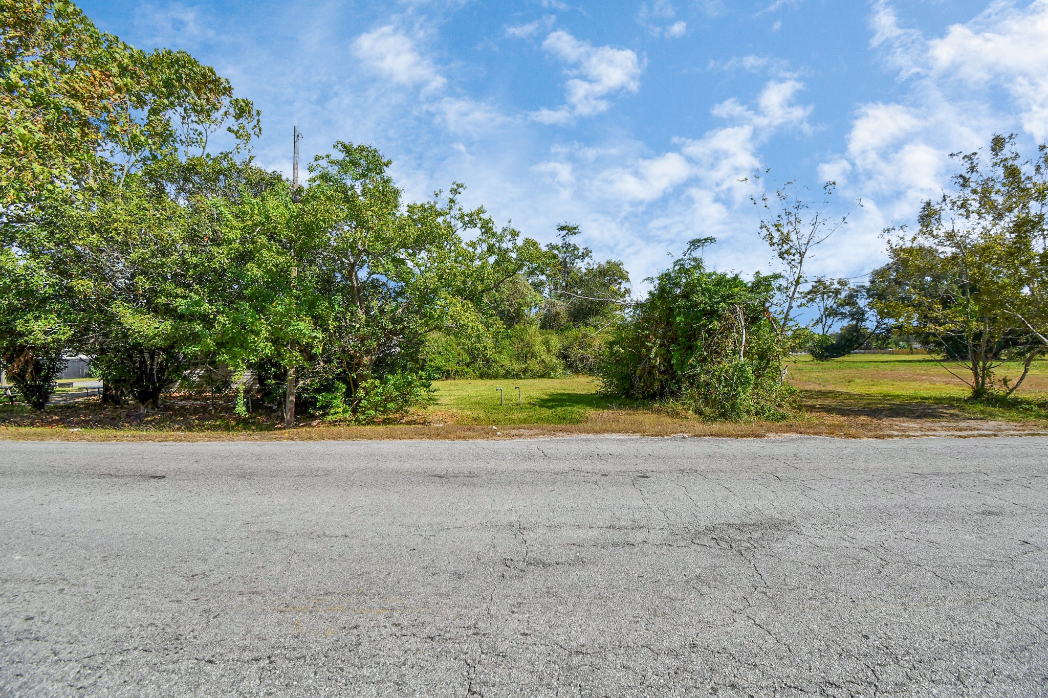 415 Lake Road La Marque, TX 77568 - Photo 5 of 8